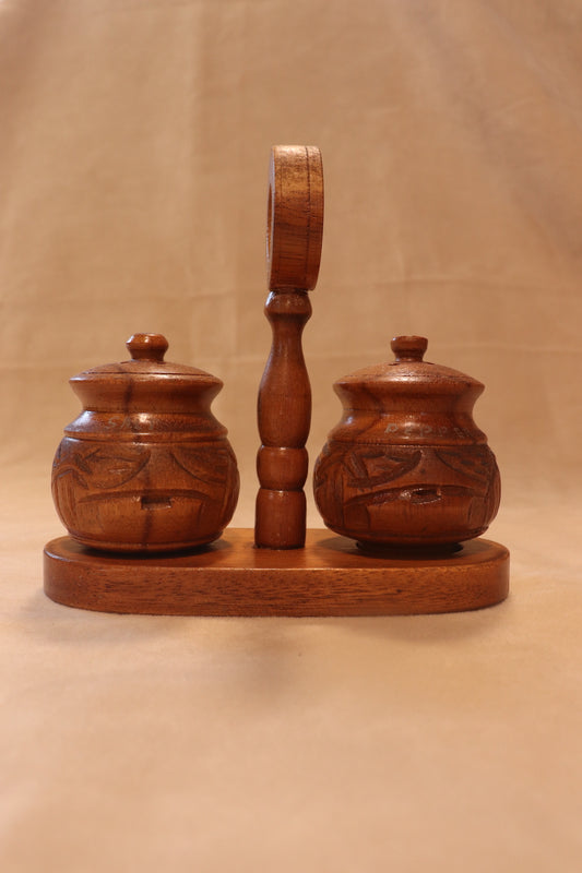 Salt and Pepper Shakers Caddy